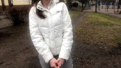 Bako Ga Kudi Ya Shanye Ya Cika. Rasha Amateur. Tare da Magana.