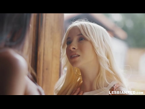 ❤️ Yarinyar ta dawo gida bayan 'yan watanni kuma ta ƙare har tana cin farjin uwarta Batsa kawai